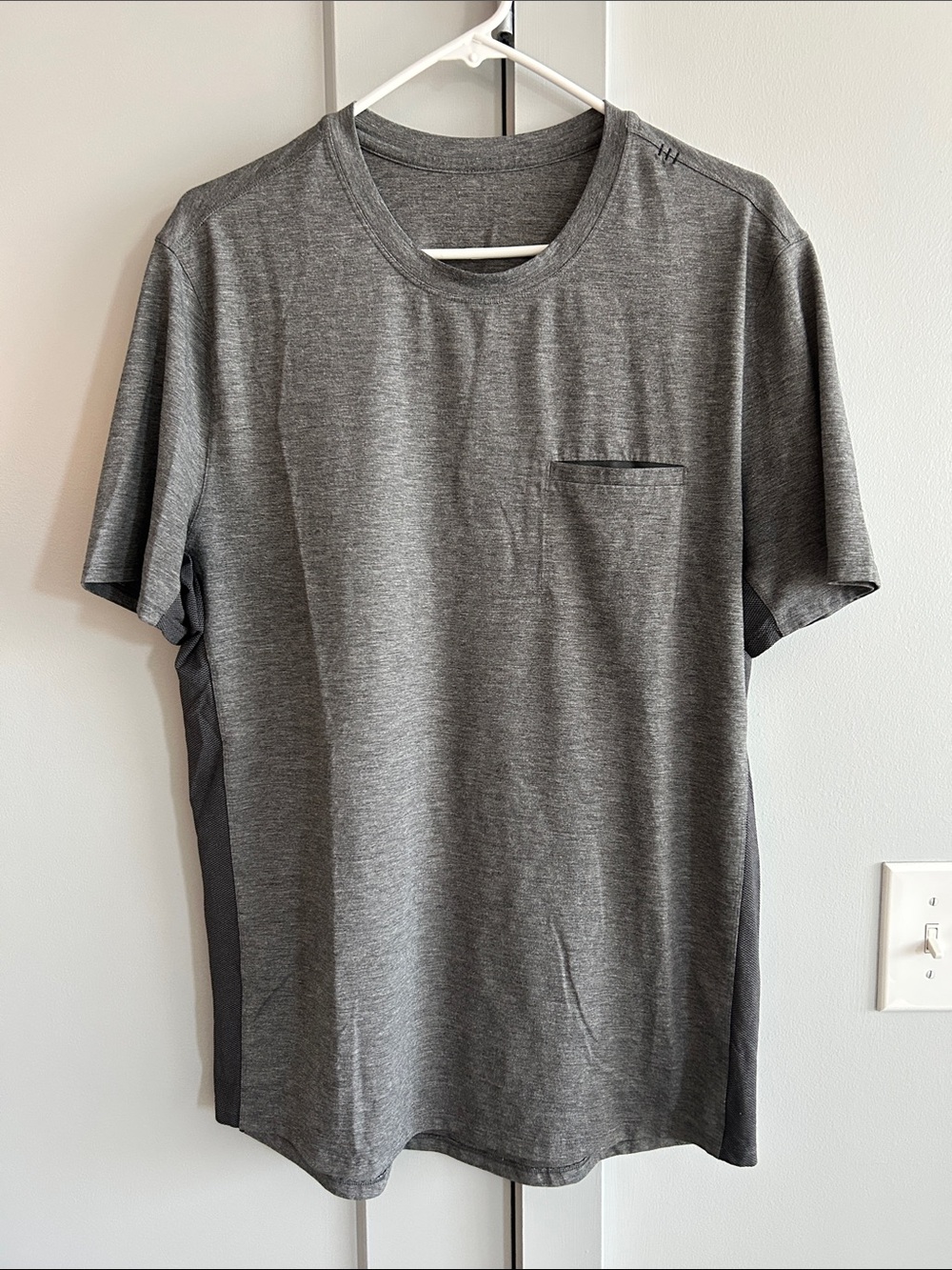 lululemon athletica Men's Heather Gray Pocket Crew Tee